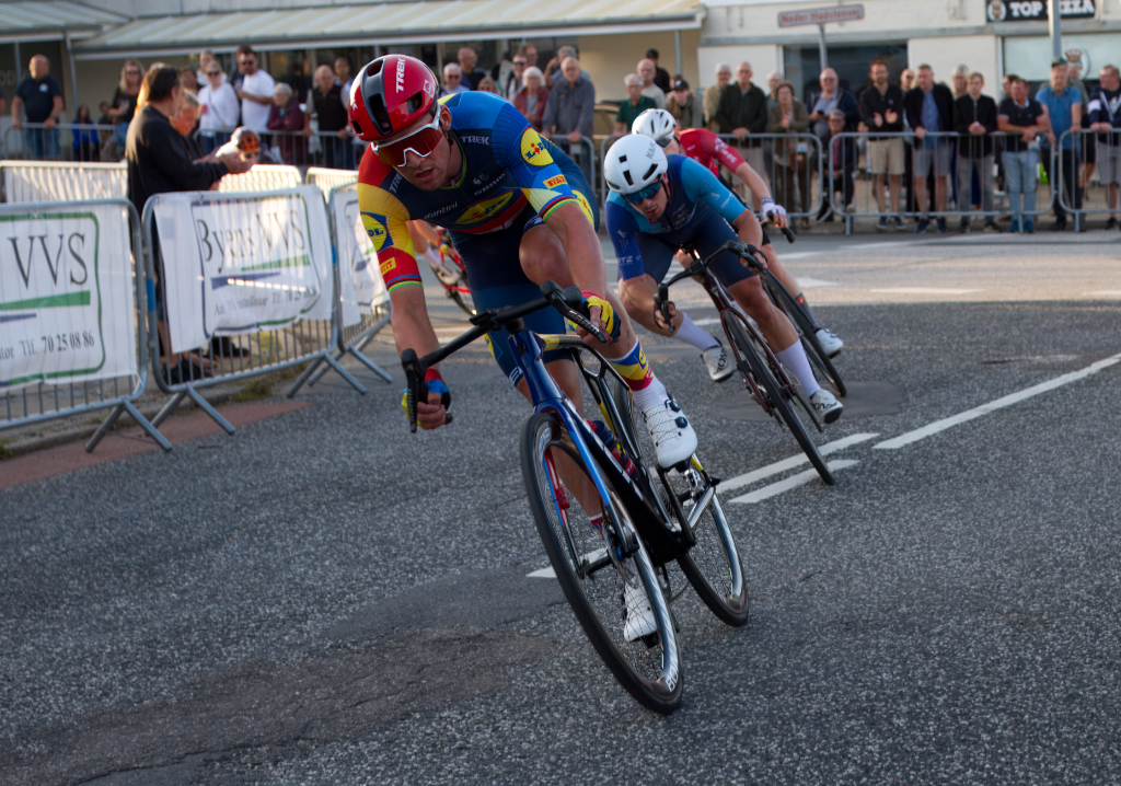 Mads Pedersen i front for udbrud - HGGP 2024